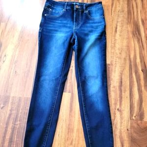 Maurices High Rise Everflex Skinny Jeans LIKE NEW!
